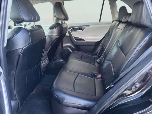 Used 2020 Toyota RAV4 XLE w/ Convenience Package AWD/4WD image 17
