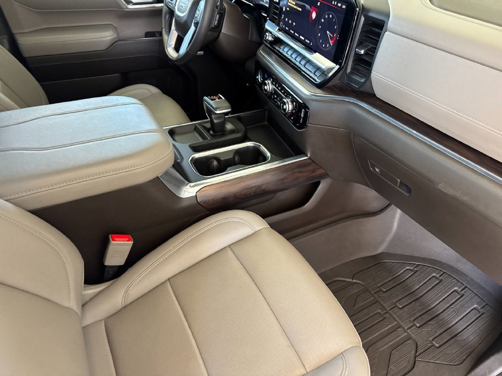 Used 2023 GMC Sierra 1500 SLT w/ SLT Premium Package AWD/4WD image 14