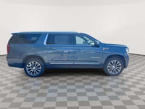 New 2026 GMC Yukon XL Denali w/ Sun & Power Step Package image 9