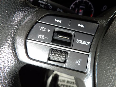 Used 2025 Honda HR-V LX image 18