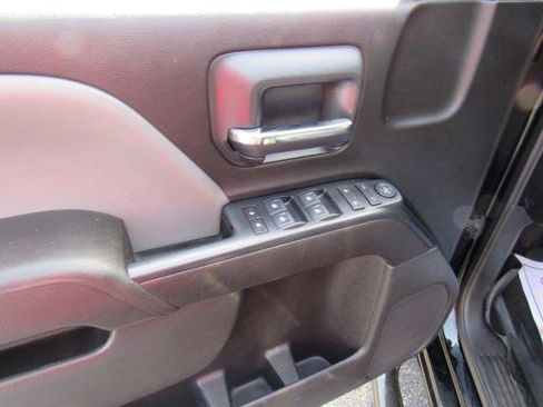 Used 2018 Chevrolet Silverado 1500 Custom w/ Custom Value Package AWD/4WD image 11