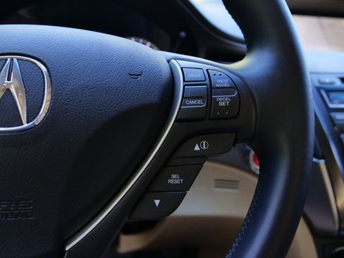 Used 2013 Acura ILX w/ Technology Package image 9