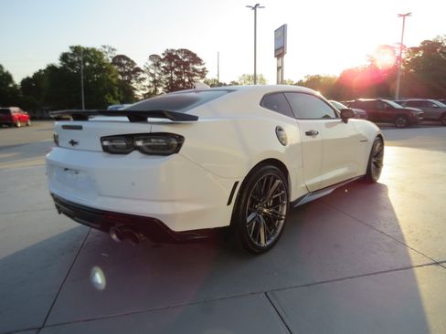 Used 2022 Chevrolet Camaro ZL1 image 5