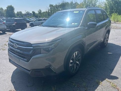 Used 2025 Subaru Forester Touring AWD/4WD image 9