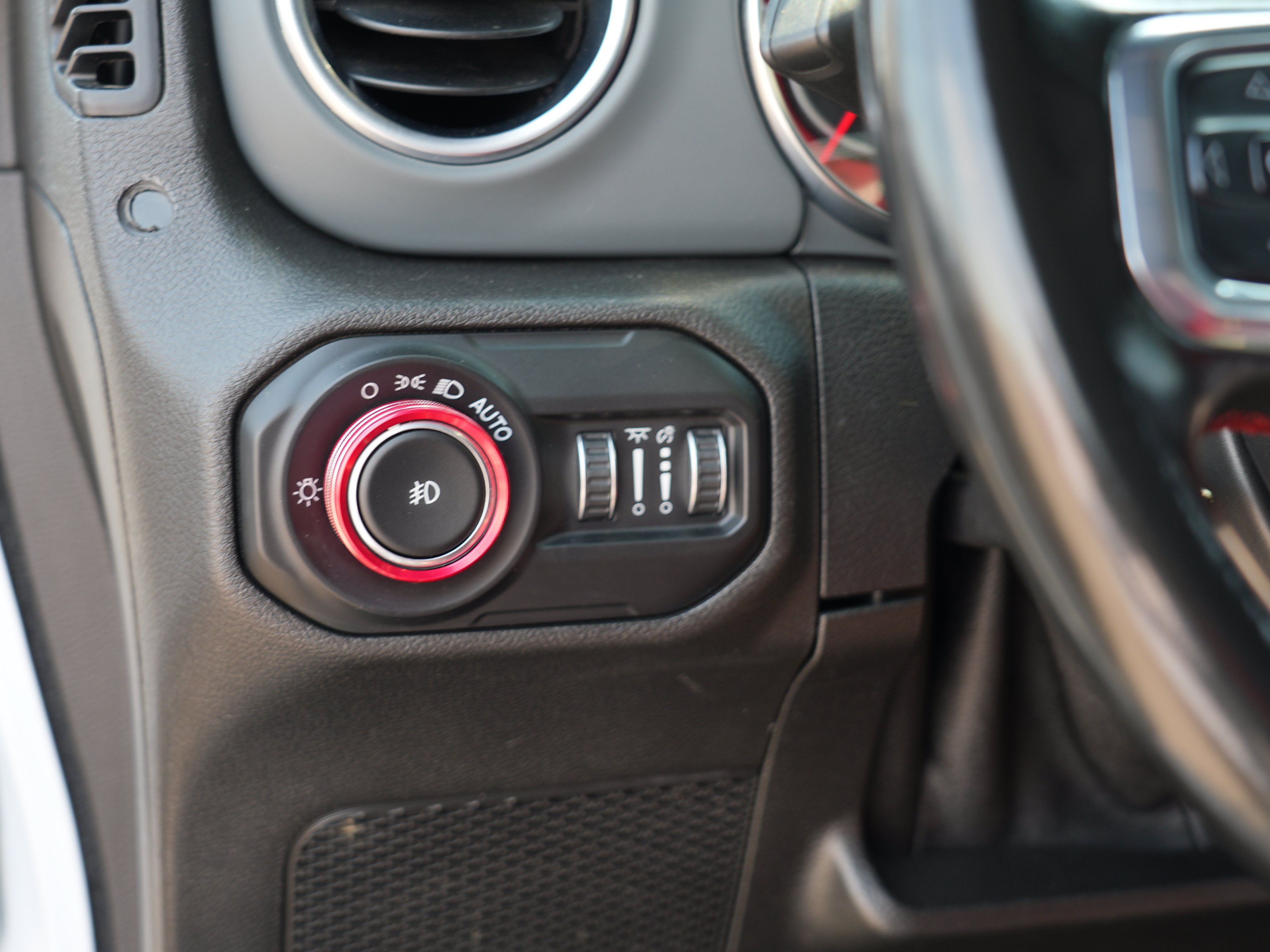 Used 2021 Jeep Wrangler Unlimited Rubicon AWD/4WD image 16