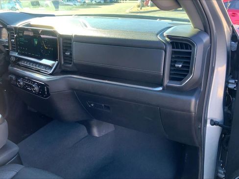 Used 2025 Chevrolet Silverado 1500 LT image 18