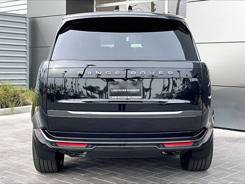 New 2026 Land Rover Range Rover Long Wheelbase SE image 4