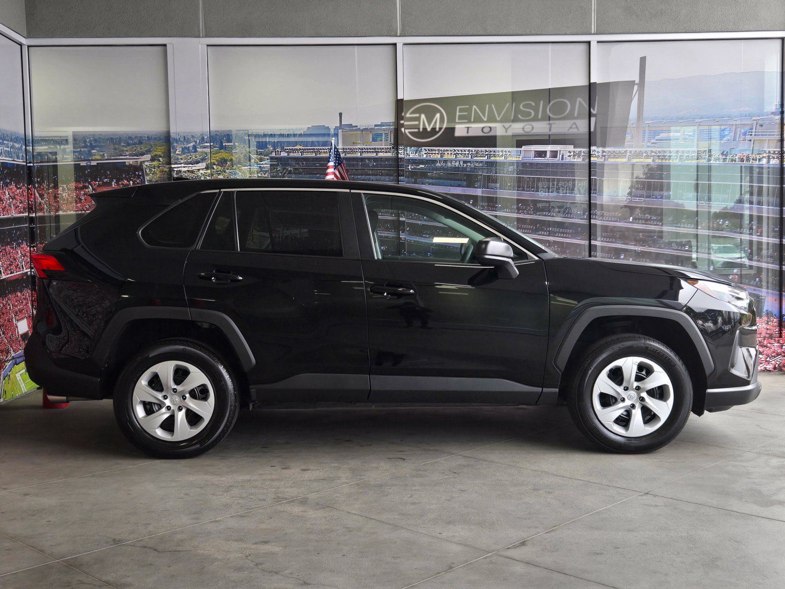 Certified 2025 Toyota RAV4 LE AWD/4WD image 4