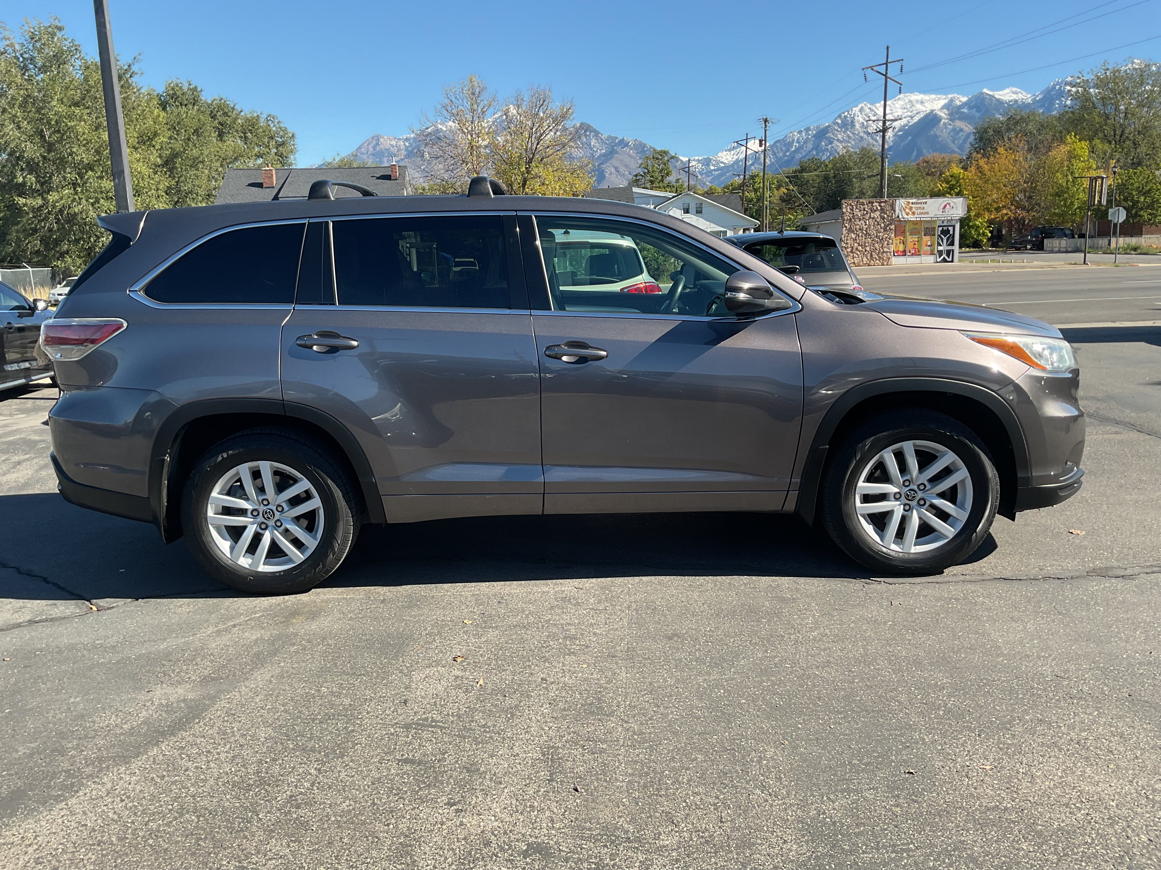 Used 2016 Toyota Highlander LE AWD/4WD image 5