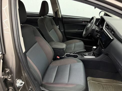 Used 2018 Toyota Corolla LE FWD image 6