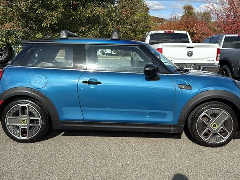 Used 2022 MINI Cooper SE image 2