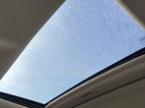 Used 2016 Toyota Highlander XLE image 17