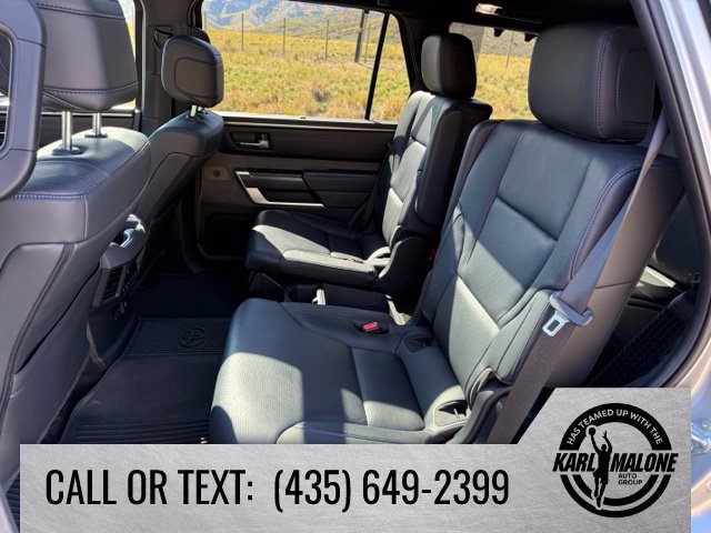 Used 2024 Toyota Sequoia Platinum AWD/4WD image 29