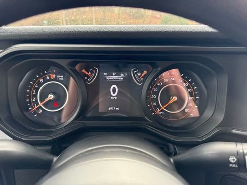 Used 2024 Jeep Gladiator Sport AWD/4WD image 28