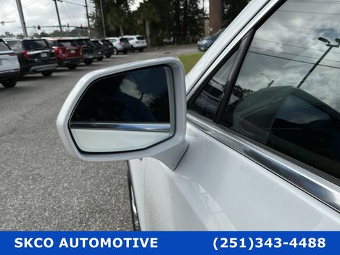 Used 2020 Cadillac XT4 Premium Luxury w/ Driver Awareness Package image 10