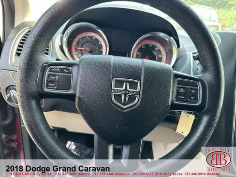 Used 2018 Dodge Grand Caravan SE w/ UConnect Hands-Free Group image 17