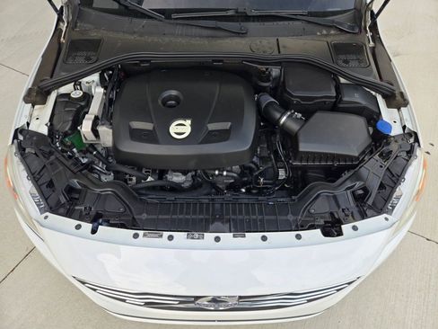 Used 2015 Volvo V60 T5 Premier image 32
