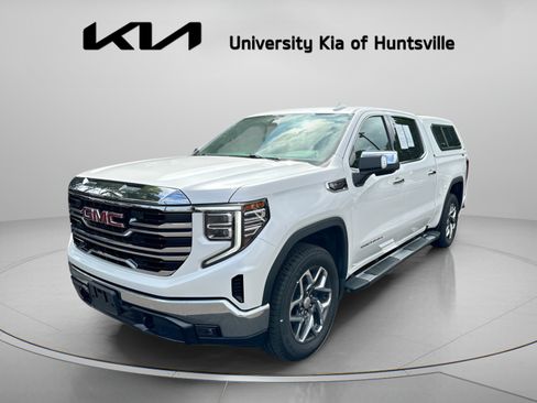 Used 2023 GMC Sierra 1500 SLT w/ SLT Premium Package AWD/4WD image 4