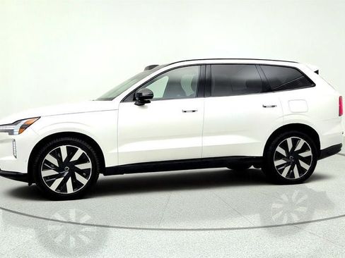 Used 2025 Volvo EX90 Ultra AWD/4WD image 8