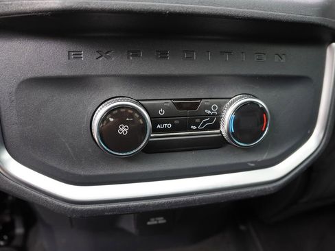 Certified 2025 Ford Expedition Active AWD/4WD image 21