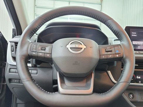 Used 2025 Nissan Rogue SV image 23