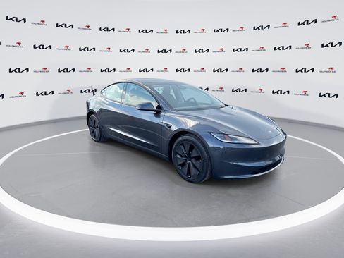 Used 2024 Tesla Model 3 Standard Range RWD image 2