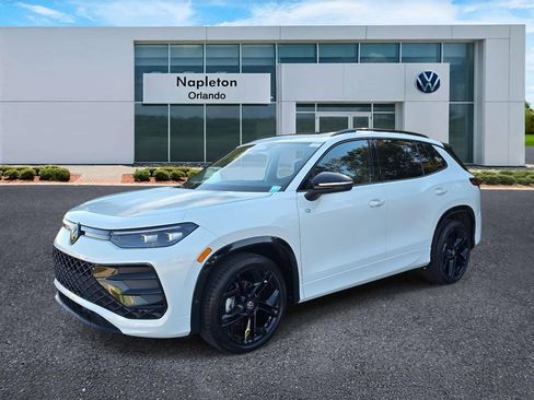New 2026 Volkswagen Tiguan SE R-Line FWD image 1