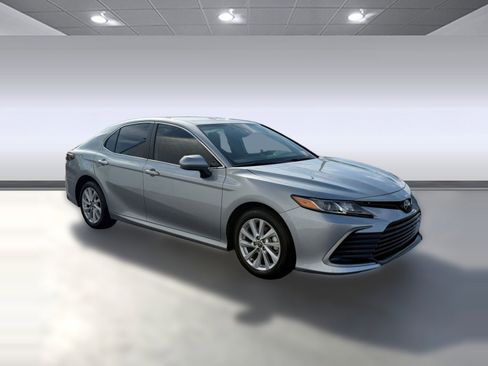 Certified 2024 Toyota Camry LE image 6