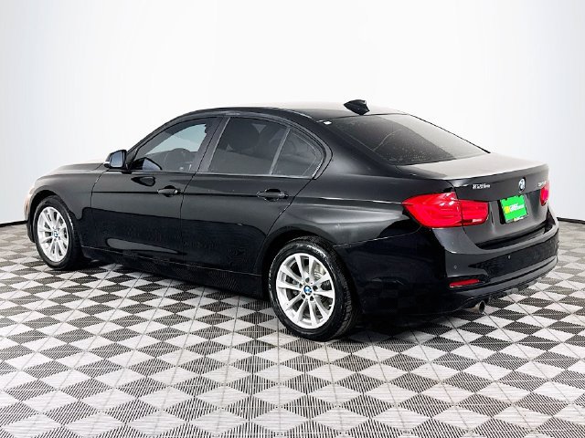 Used 2016 BMW 320i Sedan w/ Driver Assistance Package RWD image 6