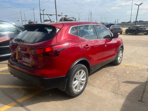 Used 2017 Nissan Rogue Sport S w/ S Appearance Package FWD image 5