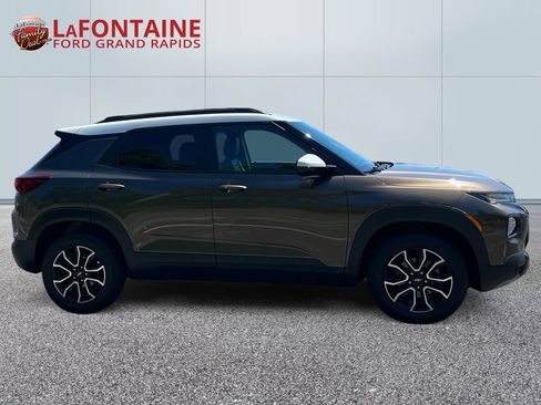 Used 2021 Chevrolet TrailBlazer ACTIV w/ Sun and Liftgate Package AWD/4WD image 8
