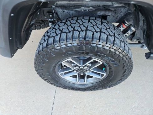 Used 2024 Jeep Gladiator Mojave w/ Convenience Group image 13