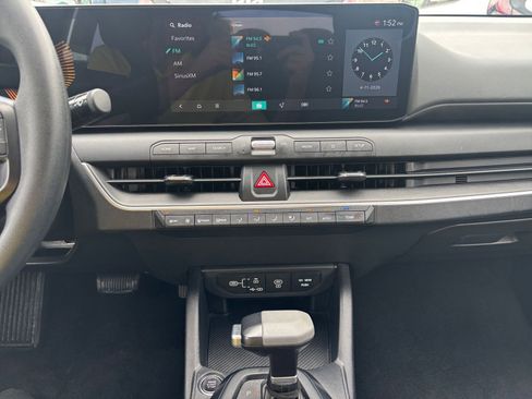 Used 2025 Kia K4 LXS image 17