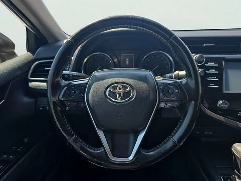 Used 2020 Toyota Camry SE FWD image 13