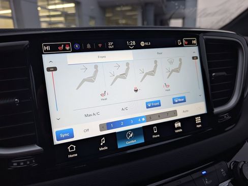 New 2026 Chrysler Voyager LX FWD image 26