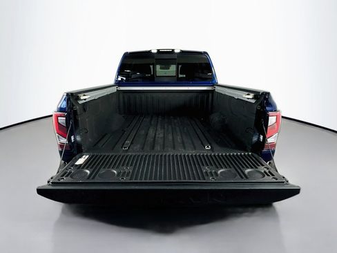 Used 2018 Nissan Titan PRO-4X w/ Pro-4x Convenience Package AWD/4WD image 29