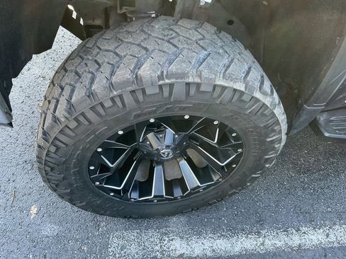 Used 2022 GMC Sierra 1500 SLT image 11