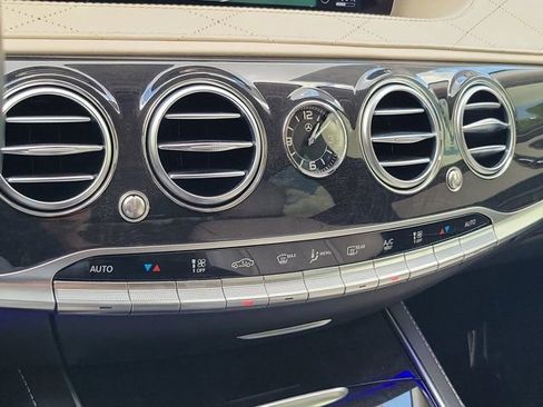 Used 2020 Mercedes-Benz S 560 Sedan image 28