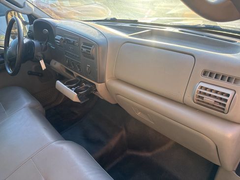 Used 2006 Ford F350 Lariat image 9