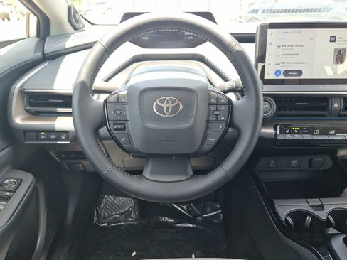 Used 2025 Toyota Prius Limited w/ Limited Premium Package FWD image 13