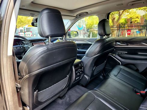 Used 2022 Jeep Grand Cherokee Limited 4xe image 18