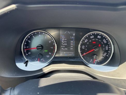 Used 2020 Toyota RAV4 XLE FWD image 20