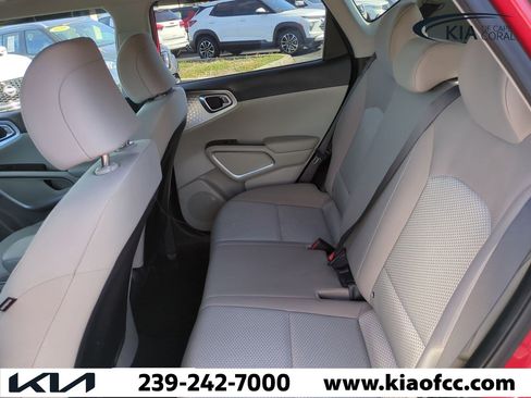 Certified 2021 Kia Soul LX image 12
