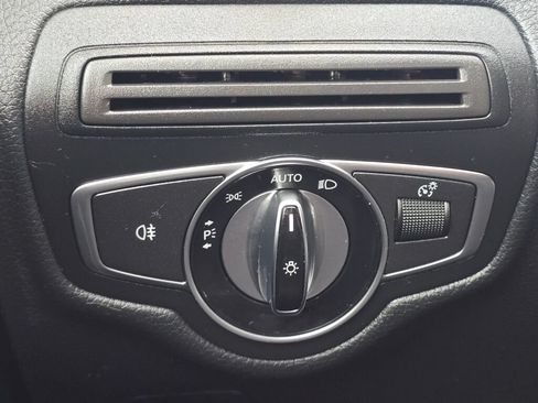Used 2017 Mercedes-Benz GLC 300 4MATIC Coupe image 38