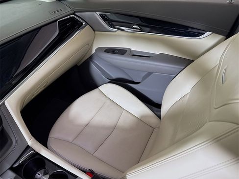 Certified 2025 Cadillac XT6 Premium Luxury image 22