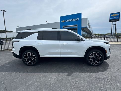 Used 2025 Chevrolet Traverse High Country image 5