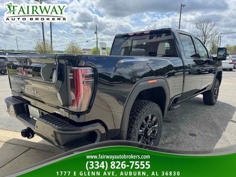 Used 2025 GMC Sierra 2500 AT4 w/ Technology Package image 6