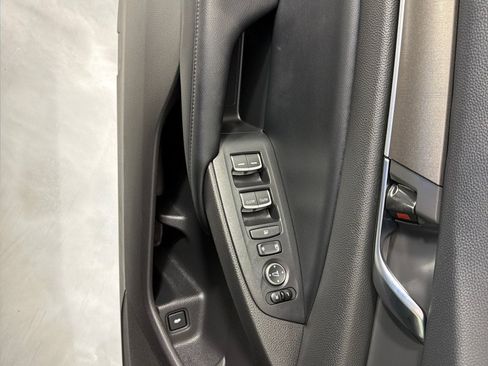 Used 2018 Honda Accord LX image 10