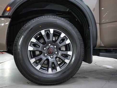 Used 2024 Nissan Titan PRO-4X w/ Pro-4x Convenience Package AWD/4WD image 37