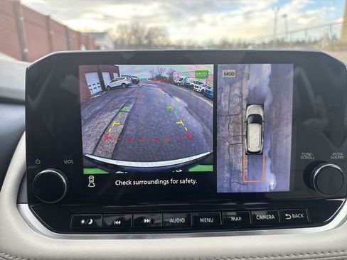 Used 2023 Nissan Rogue SL w/ SL Premium Package image 26